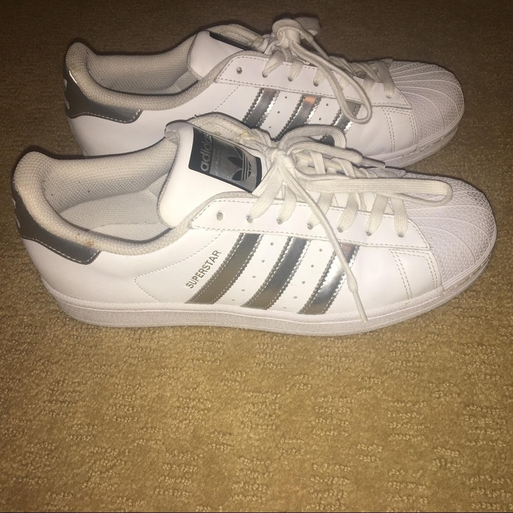 Adidas Silver Superstars Women Size 10 - Picture 6 of 8
